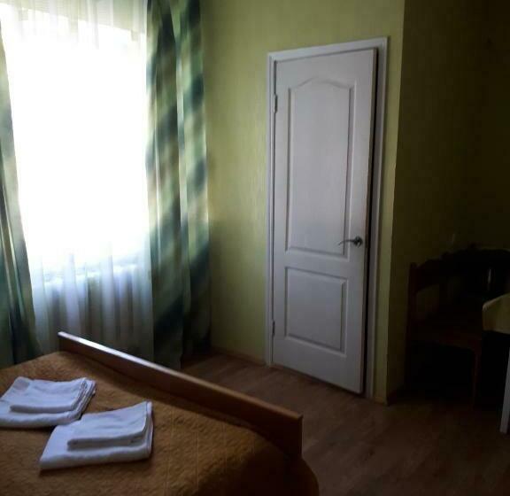 غرفة قياسية, Gostynnyi Dvir