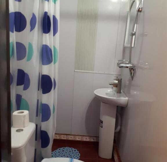 غرفة قياسية, Gostynnyi Dvir