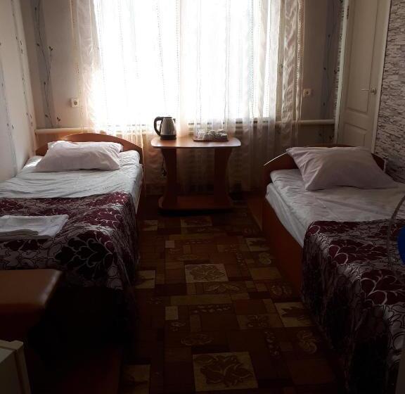 غرفة قياسية, Gostynnyi Dvir