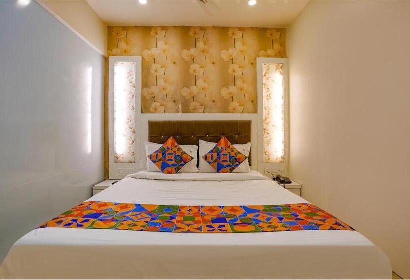 اتاق لوکس, Veera Residency