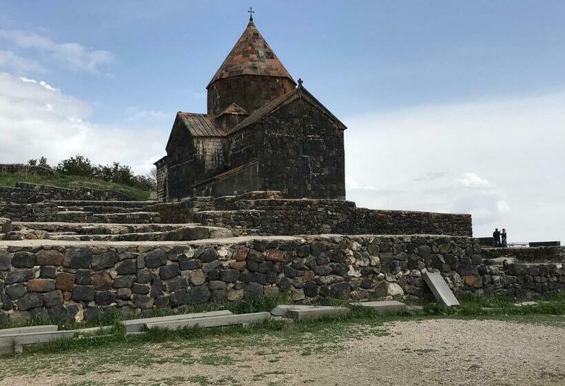 اتاق لوکس, Armenia Vansevan