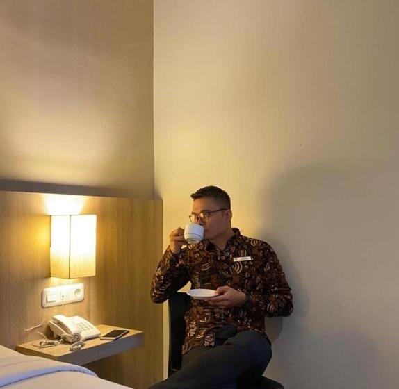 Номер Superior, News Hotel Waru Sidoarjo