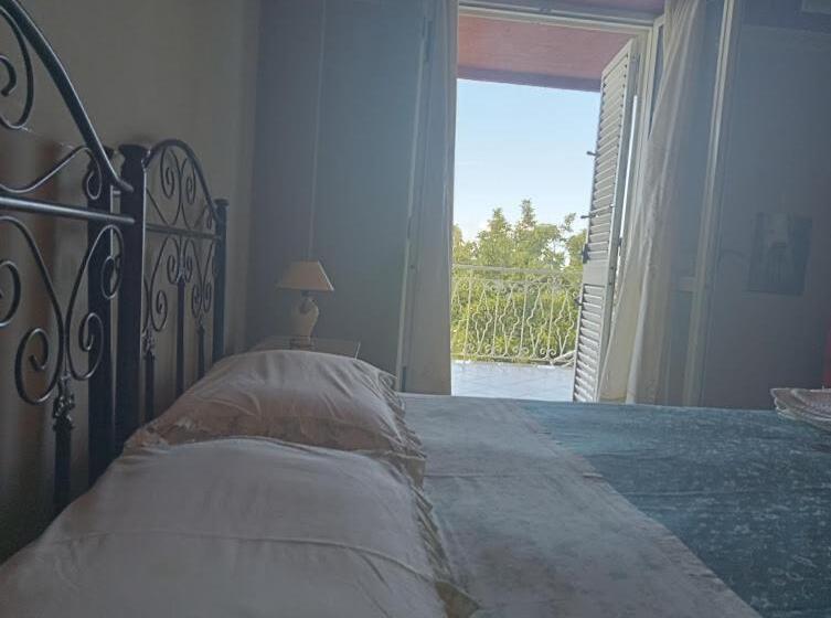 اتاق اکونومی, Villa Dei Principi