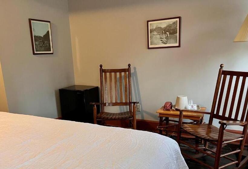 Стандартный Номер Кровать Кинг, Lakeside Inn