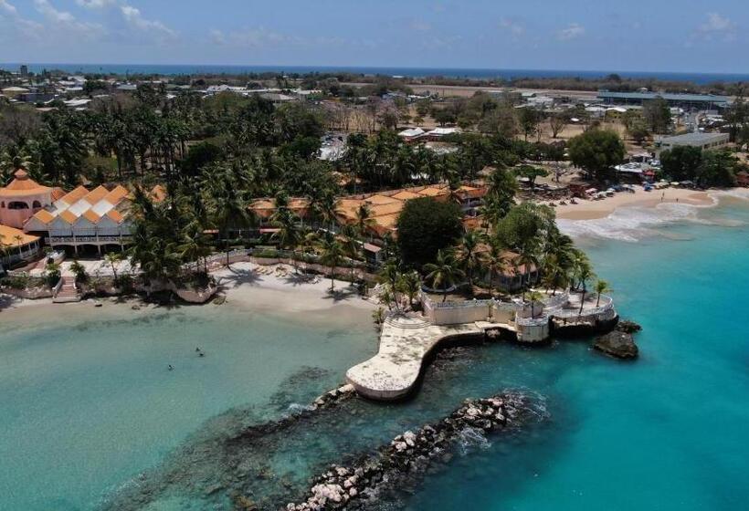 استودیو استاندارد با چشم‌انداز باغ, Carolina Point Resort