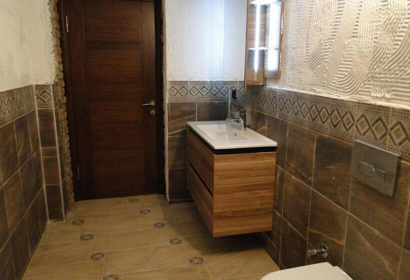 Номер Deluxe, The Stone Castle Boutique
