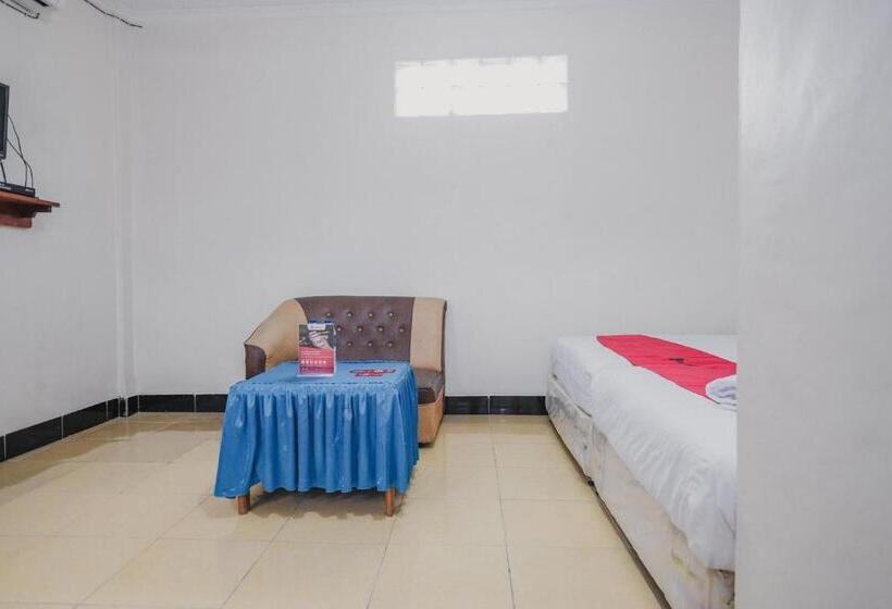 디럭스 룸, Reddoorz Syariah Near Kebun Raya Liwa