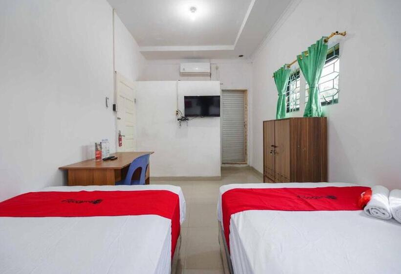 Номер Стандарт, Reddoorz Syariah Near Stasiun Kereta Api Kisaran