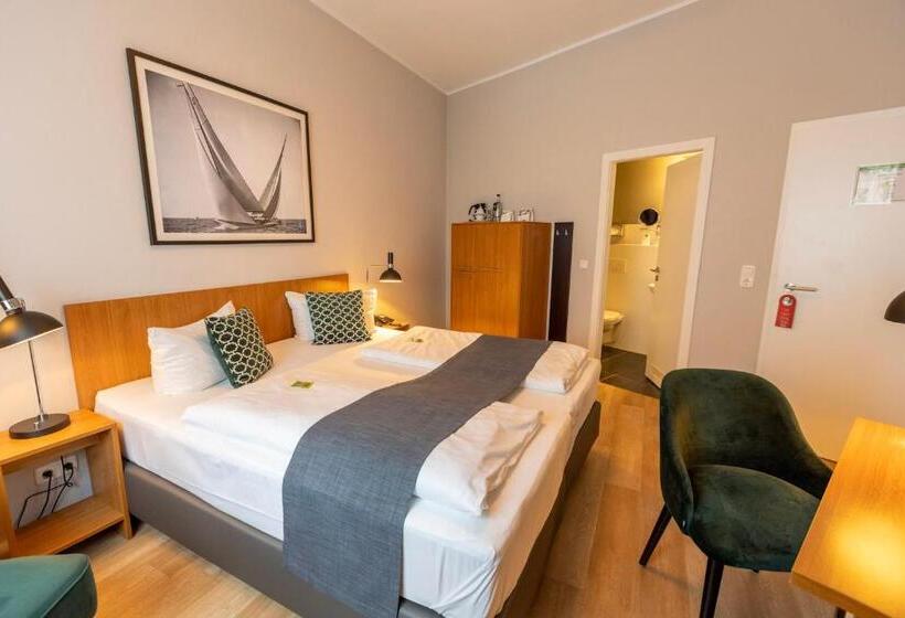 Номер Стандарт, Comfort Hotel Tom Kyle