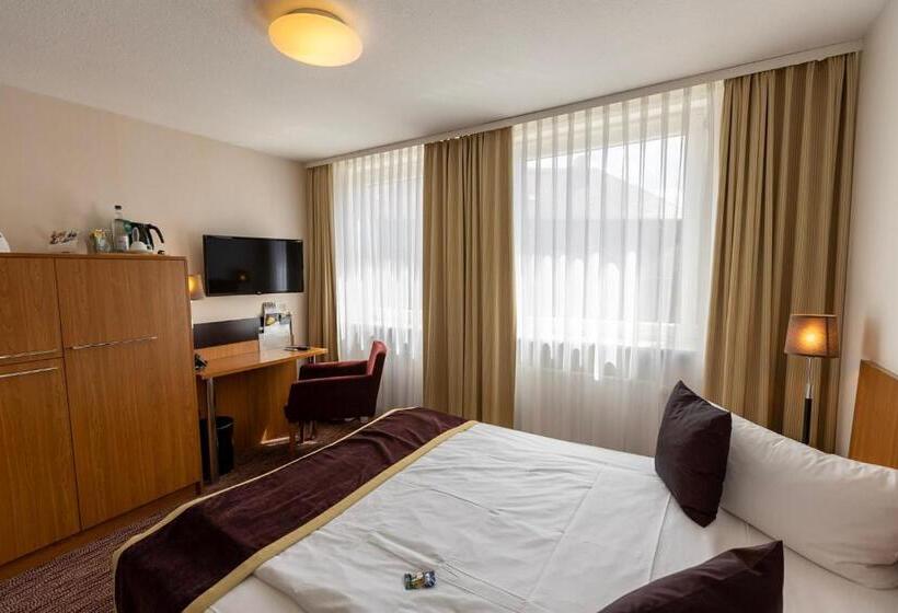 Номер Economy, Comfort Hotel Tom Kyle