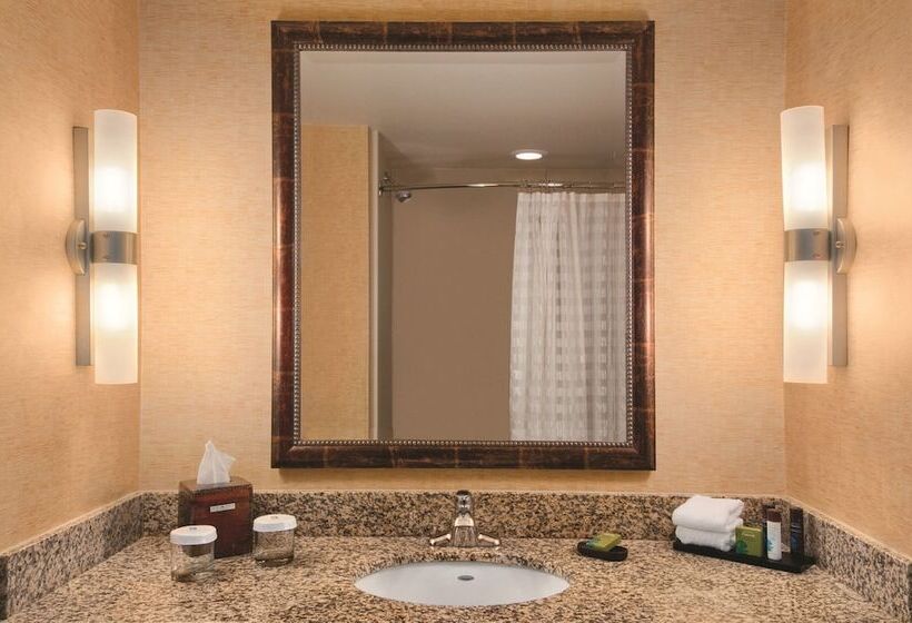 سوئیت برای معلولان, Embassy Suites By Hilton Charlotte Concord Golf Resort & Spa