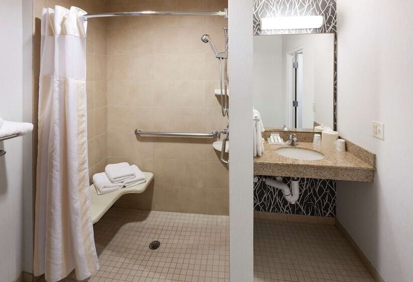 סוויטה מותאמת לאדם עם מוגבלויות, Hilton Garden Inn Austin North