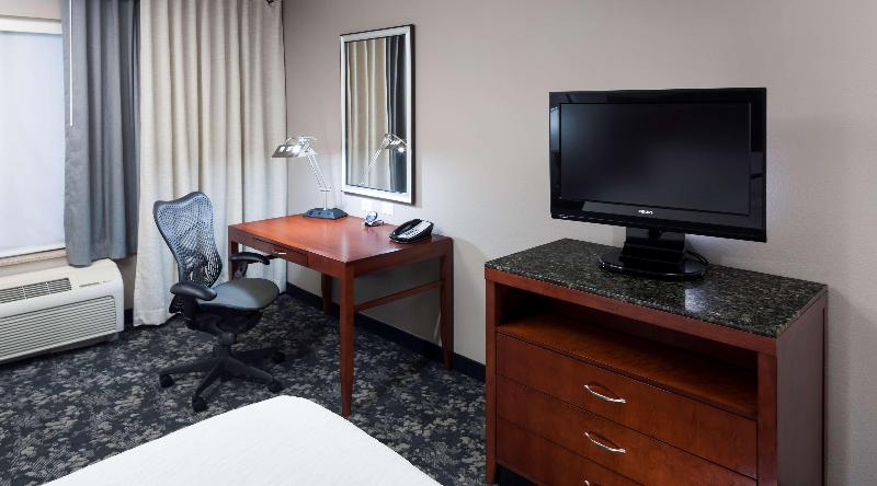 מיטת קינג בסוויטה, Hilton Garden Inn Austin North