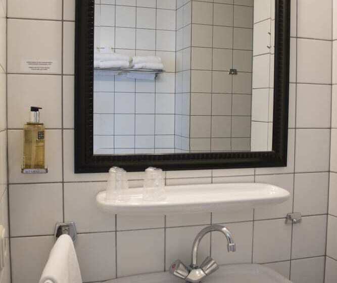 컴포트 룸, Hof Van Putten