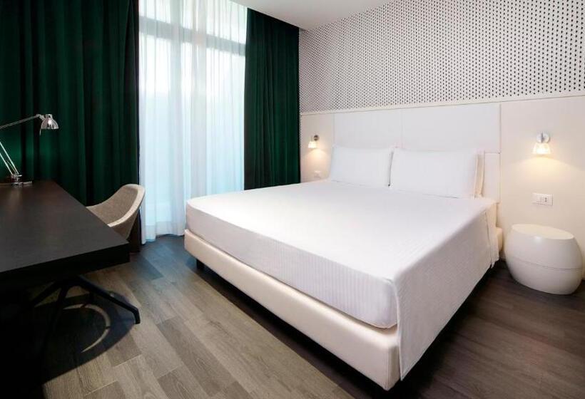 带大床的标准间, Holiday Inn Nola   Naples Vulcano Buono, An Ihg