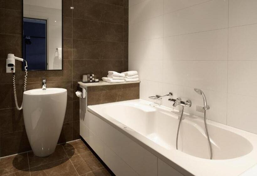 Семейный Номер, Van Der Valk Hotel Den Haag