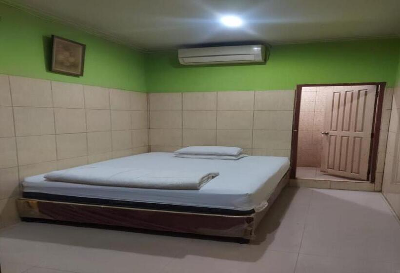 Номер Economy, Mulia Kendari Mitra Reddoorz