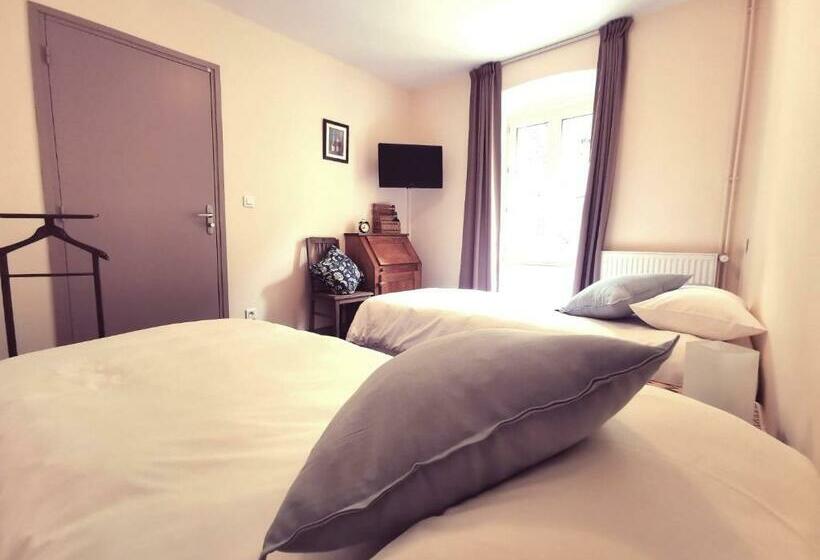 Четырехместный Номер Стандарт, Auberge De Chanteuges