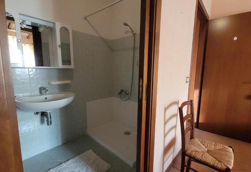 اتاق چهار تخته با دستشویی مشترک, Locanda Francescana