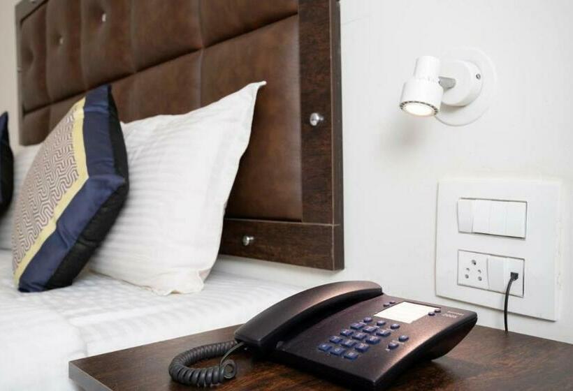 Номер Deluxe Кровать Кинг, Good Will Residency   Cyber City Gurgaon