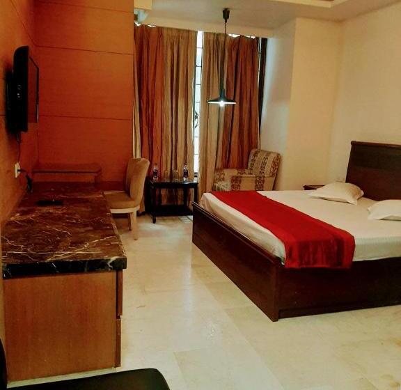 Номер Deluxe Кровать Кинг, Good Will Residency   Cyber City Gurgaon