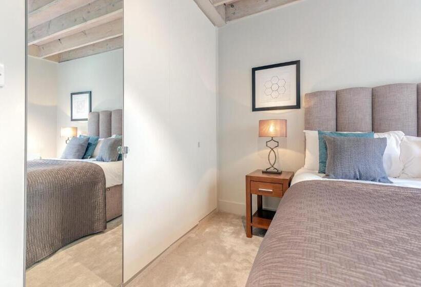 1 Bedroom Penthouse Apartment, Stayinn Holborn