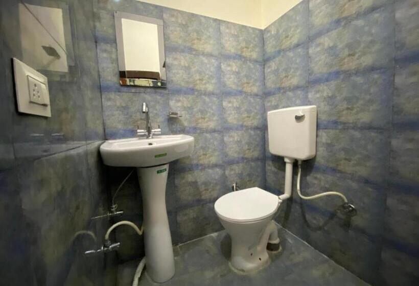 스탠다드 룸, Goroomgo Kanara Hotel Bhimtal   Parking Facilities   Excellent Service