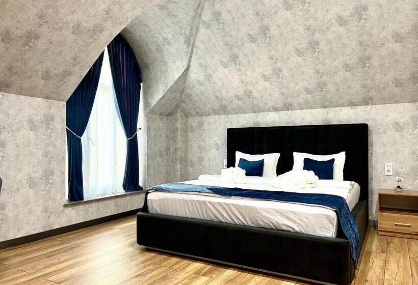 سوییت, Alpha Plaza Hotel & Spa