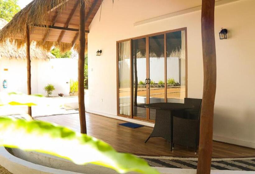 کلبه ییلاقی, The Blue Lagoon Resort  Kalpitiya