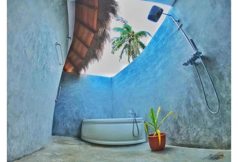 کلبه ییلاقی, The Blue Lagoon Resort  Kalpitiya