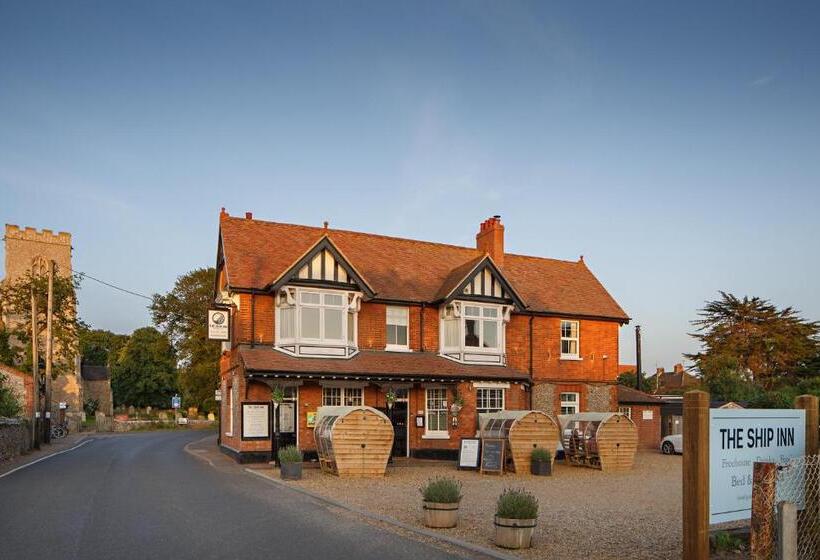 豪华房间, The Ship Inn