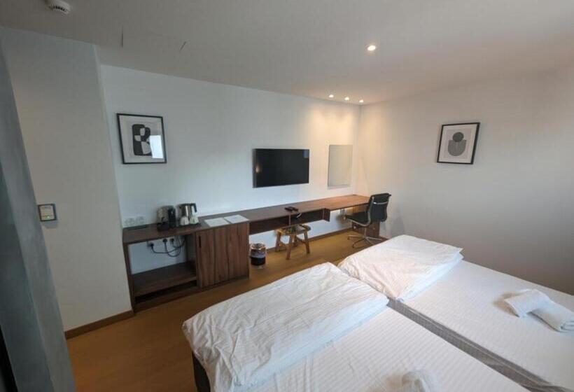 חדר דלוקס, Urban Habitat Executive Suites
