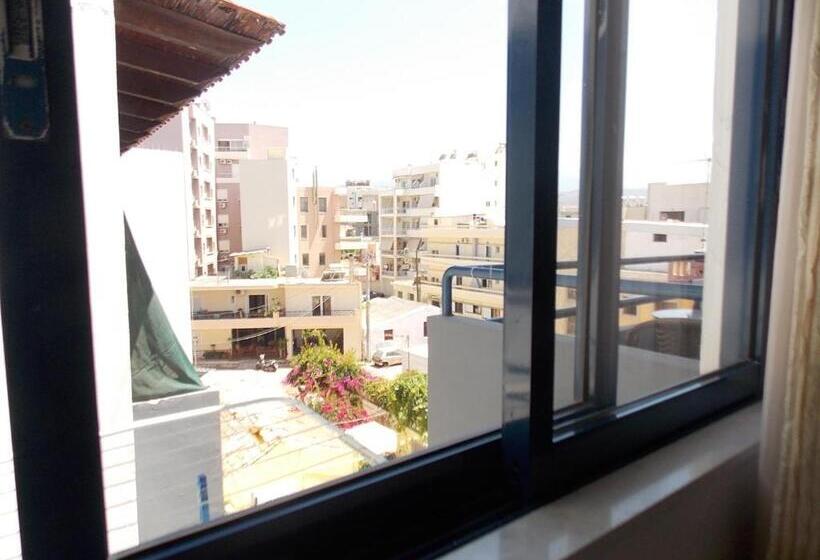 חדר אקונומי, Danaos