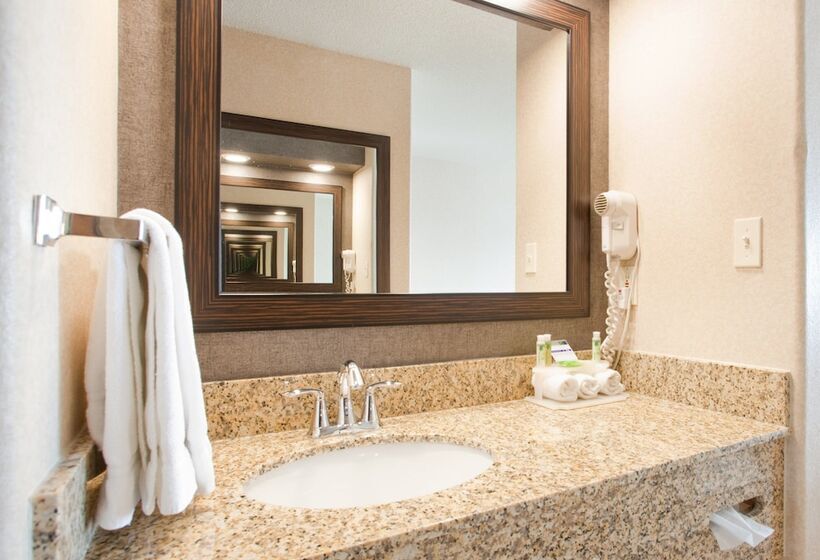 Номер Стандарт, Holiday Inn Express Hotel & Suites Beatrice, An Ihg