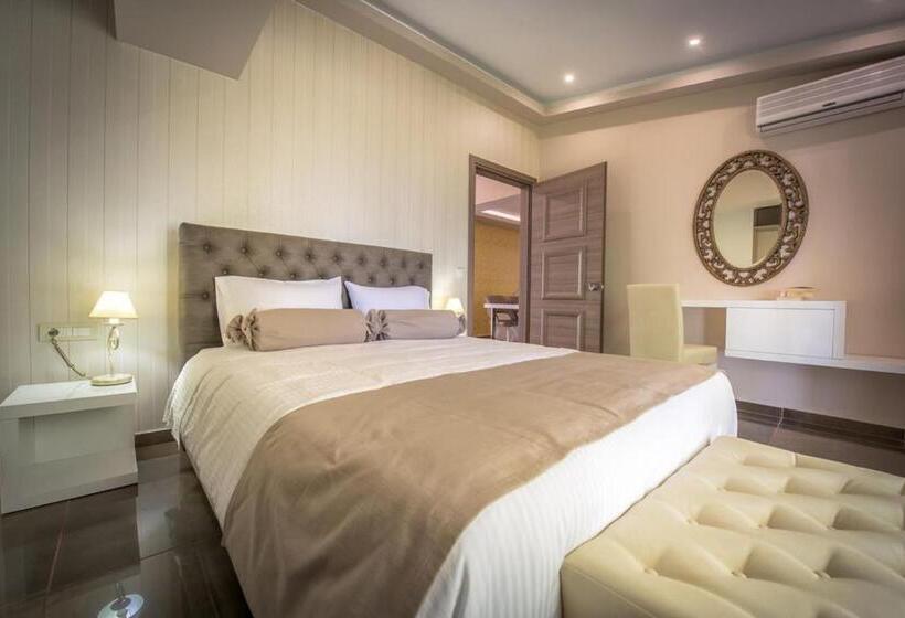 Королевский Люкс, Koukounaria Hotel & Suites