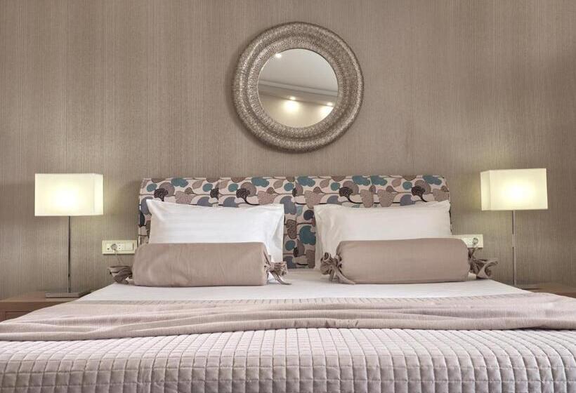 Полулюкс, Koukounaria Hotel & Suites