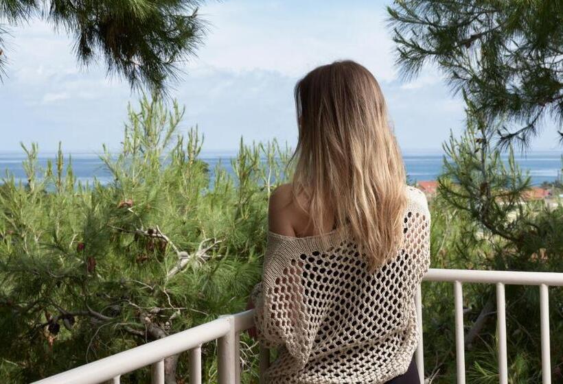 Люкс Сеньор, Koukounaria Hotel & Suites