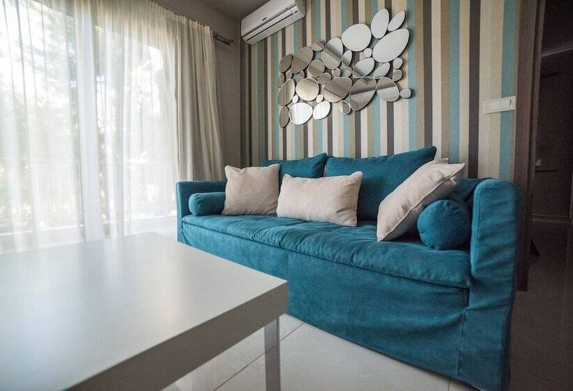 Люкс Сеньор, Koukounaria Hotel & Suites