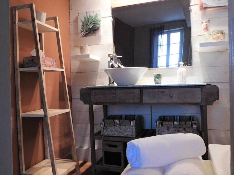 Номер Стандарт Трехместный, Prieuré Saint Louis Maison D Hôtes