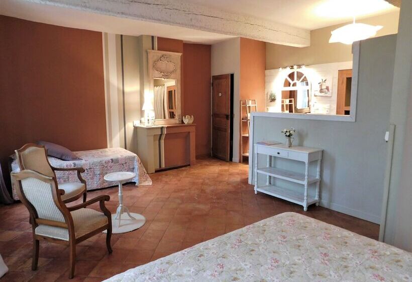 Номер Стандарт Трехместный, Prieuré Saint Louis Maison D Hôtes