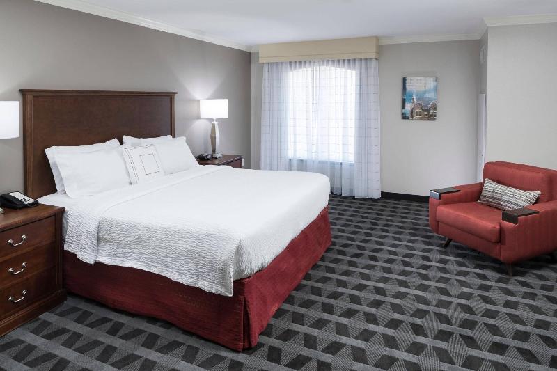 带大床的标准工作室, Towneplace Suites Fort Worth Downtown