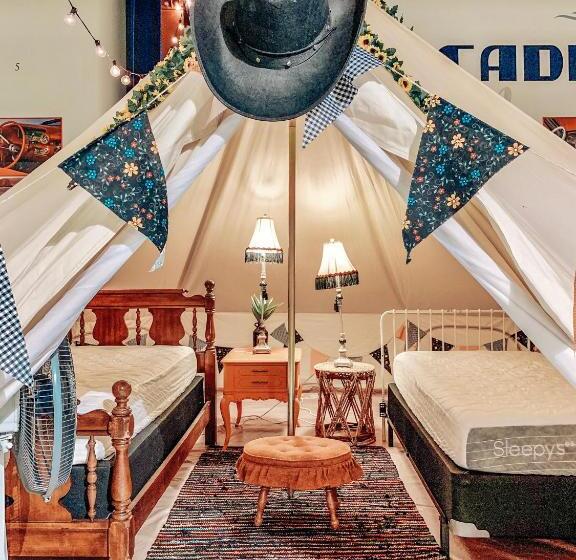 Номер Стандарт, Lone Star Glamp Inn
