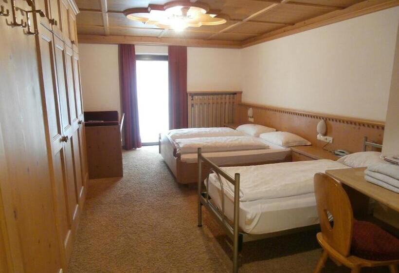 Четырехместный Номер Стандарт с Балконом, Piccolo Hotel Gurschler