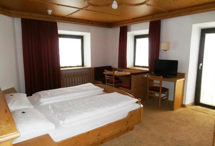 Четырехместный Номер Стандарт с Балконом, Piccolo Hotel Gurschler