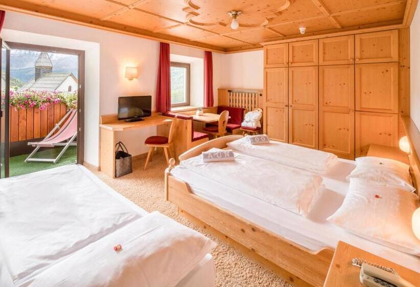 Четырехместный Номер Стандарт с Балконом, Piccolo Hotel Gurschler