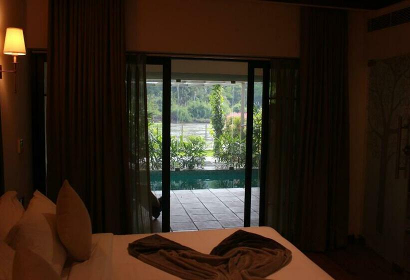 Люкс с Бассейном, Niraamaya Retreats Samroha Athirappilly