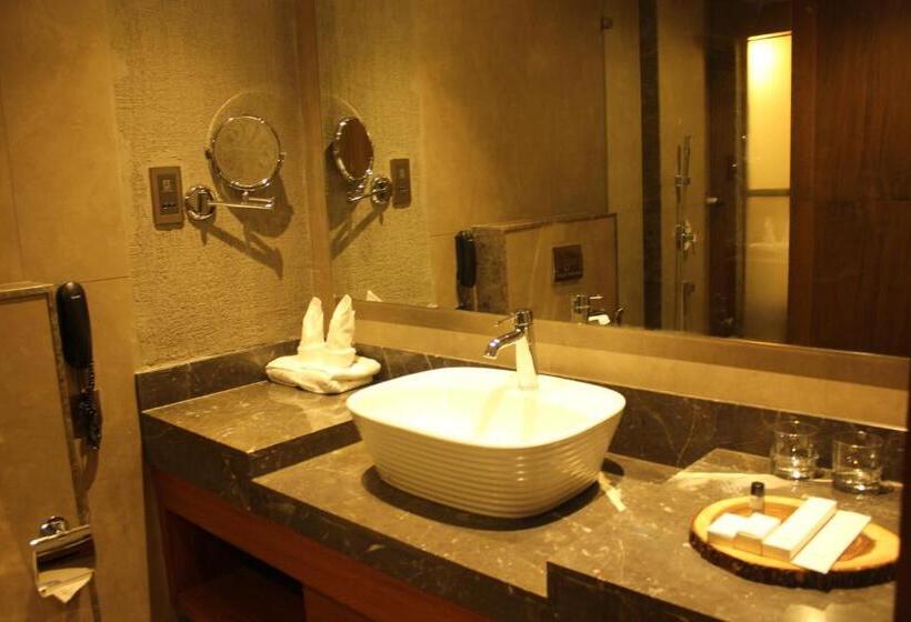 Номер Deluxe Кровать Кинг, Niraamaya Retreats Samroha Athirappilly