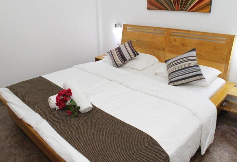 Бунгало с видом на бассейн, Alona S Coral Garden Resort