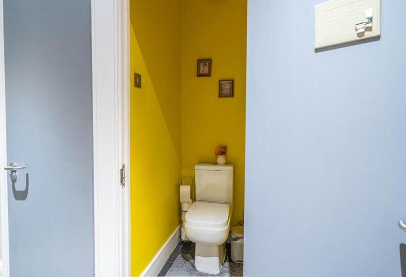 Номер Стандарт, House Close To Kings Cross