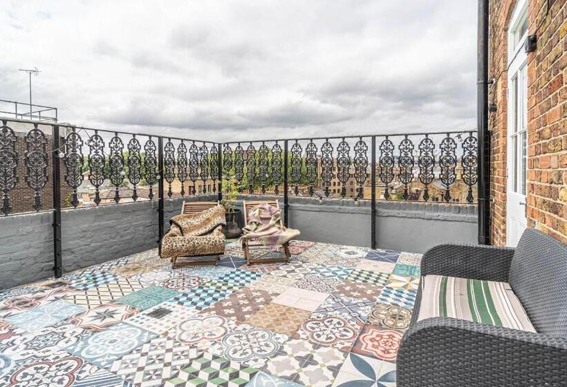 Номер Стандарт с Балконом, House Close To Kings Cross